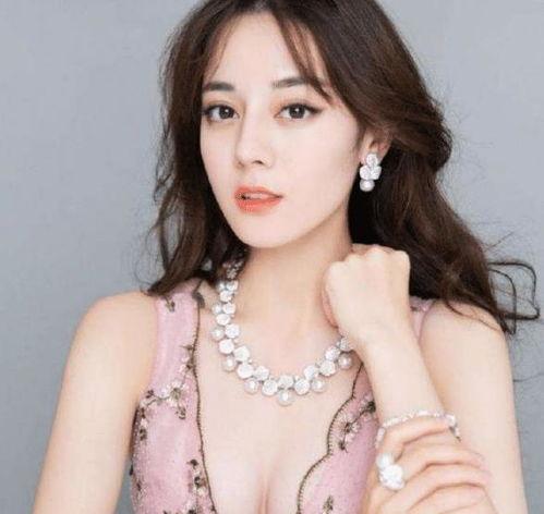 朱丹丹最新爆料视频播放,揭秘娱乐圈惊人内幕! 第3张 朱丹丹最新爆料视频播放,揭秘娱乐圈惊人内幕! 第3张